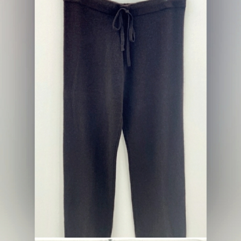 Juicy Couture 100% Cashmere wide plants